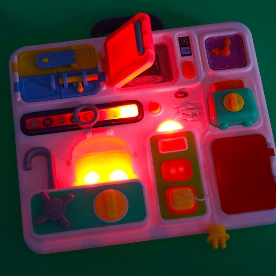 Interaktivna ploča sa svjetlosnim efektima Montessori