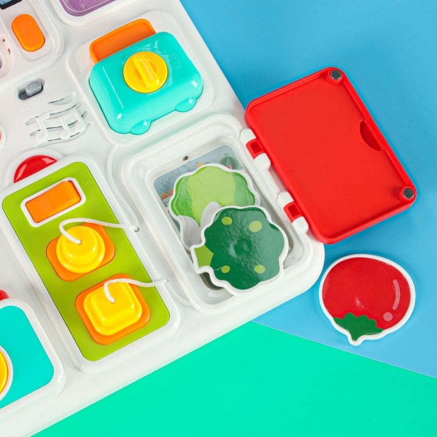 Montessori interaktivna ploča za senzornu manipulaciju s kuhinjskim detaljima